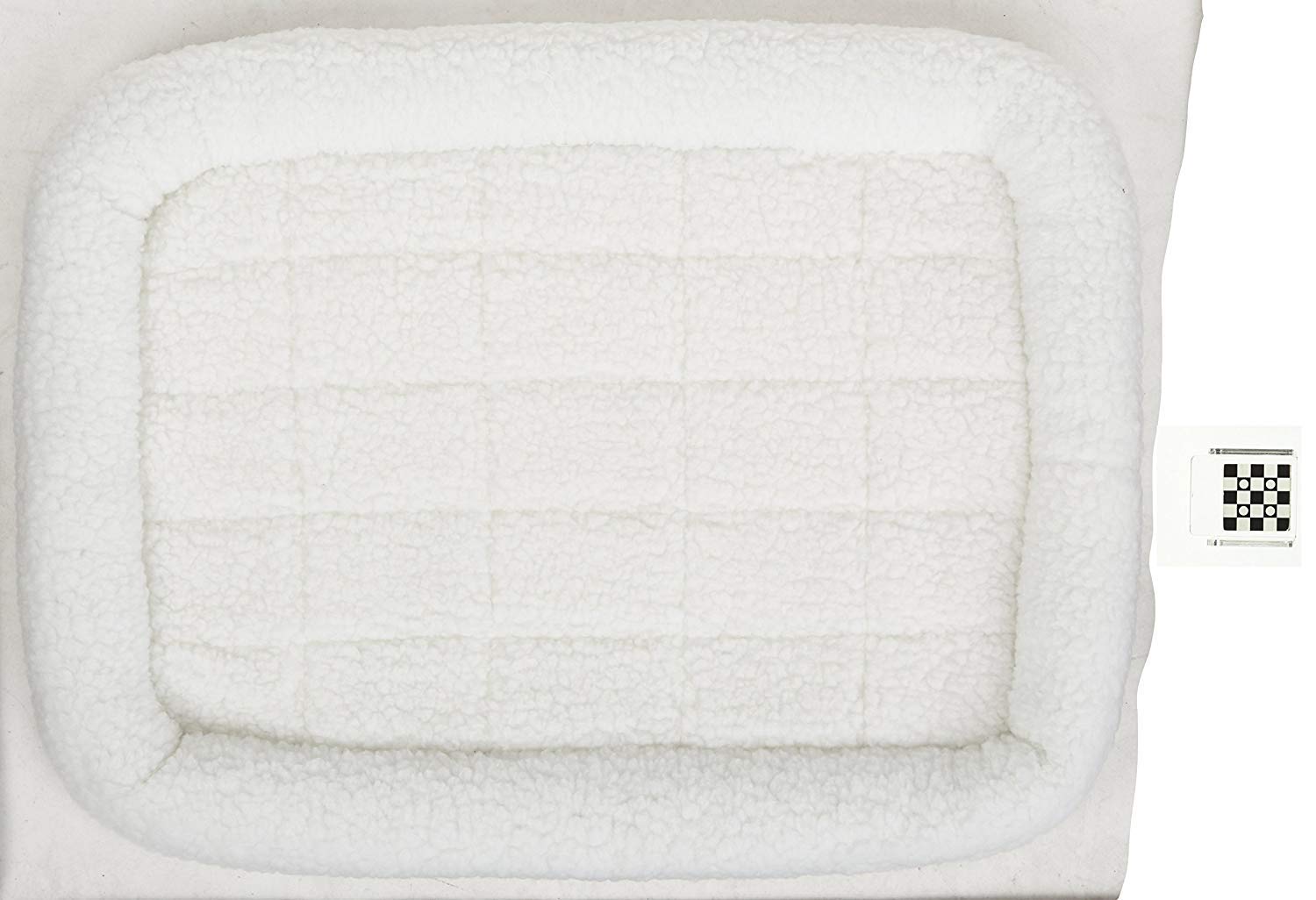MidWest Homes for Pets QuietTime Dog Bed - White Fleece Bolster, Ultra-Soft and Machine Washable, Fits 30-Inch Crates and Carriers, for Medium Breed Dogs