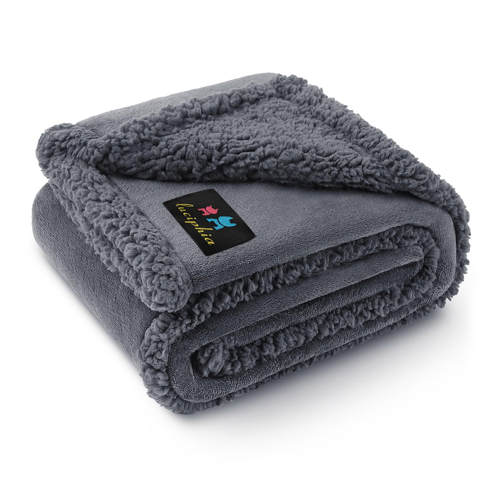 Waterproof Pet Blanket, Liquid Pee Proof Dog Blanket for Sofa Bed Couch, Reversible Sherpa Fleece Furniture Protector Cover for Small Medium Large Dogs Cats, Dark Gray Small（40" x 28"）