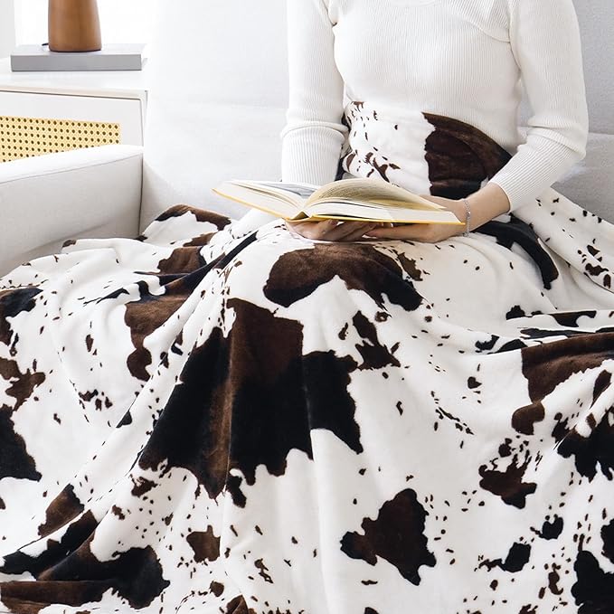 Bnuitland Cow Print Throw Blanket with Storage Pouch, Double Sided 300 GSM Super Soft Flannel Fleece Fuzzy for Bed Sofa Couch Travel, Great Blanket Gift for Adults and Kids, Twin Size 59x81 inch