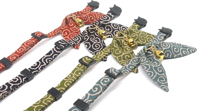 PetSoKoo Bunny Ears Cat Collar, Japan Lucky ‘開三運’ Charm. Safety Breakaway Bowtie Kitten Collar with Bell, Green