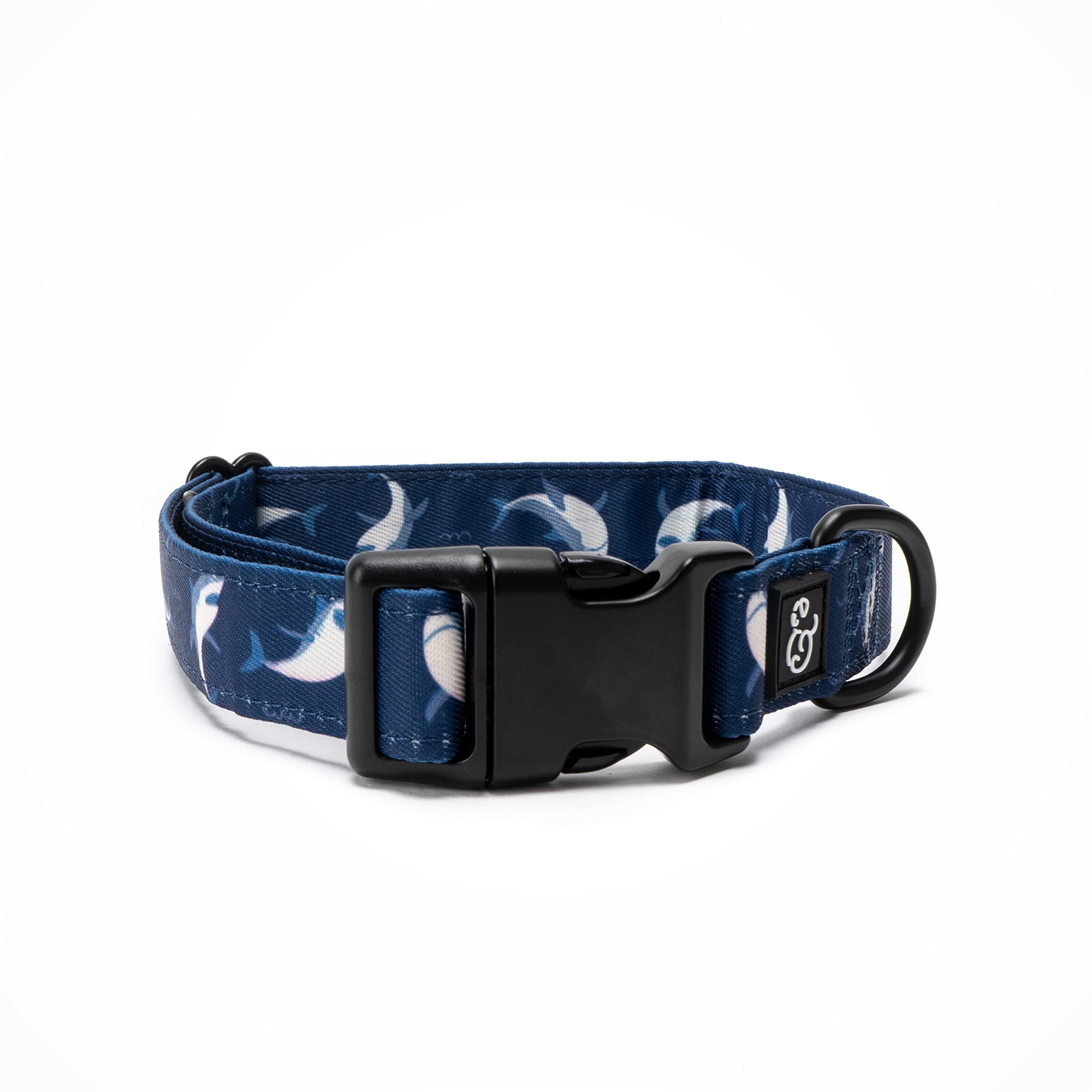 Lucy & Co. Shark Attack Dog Collar - Durable Lightweight Designer Collar for Pets - Adjustable Metal Safety Buckle - Navy White Shark - Small