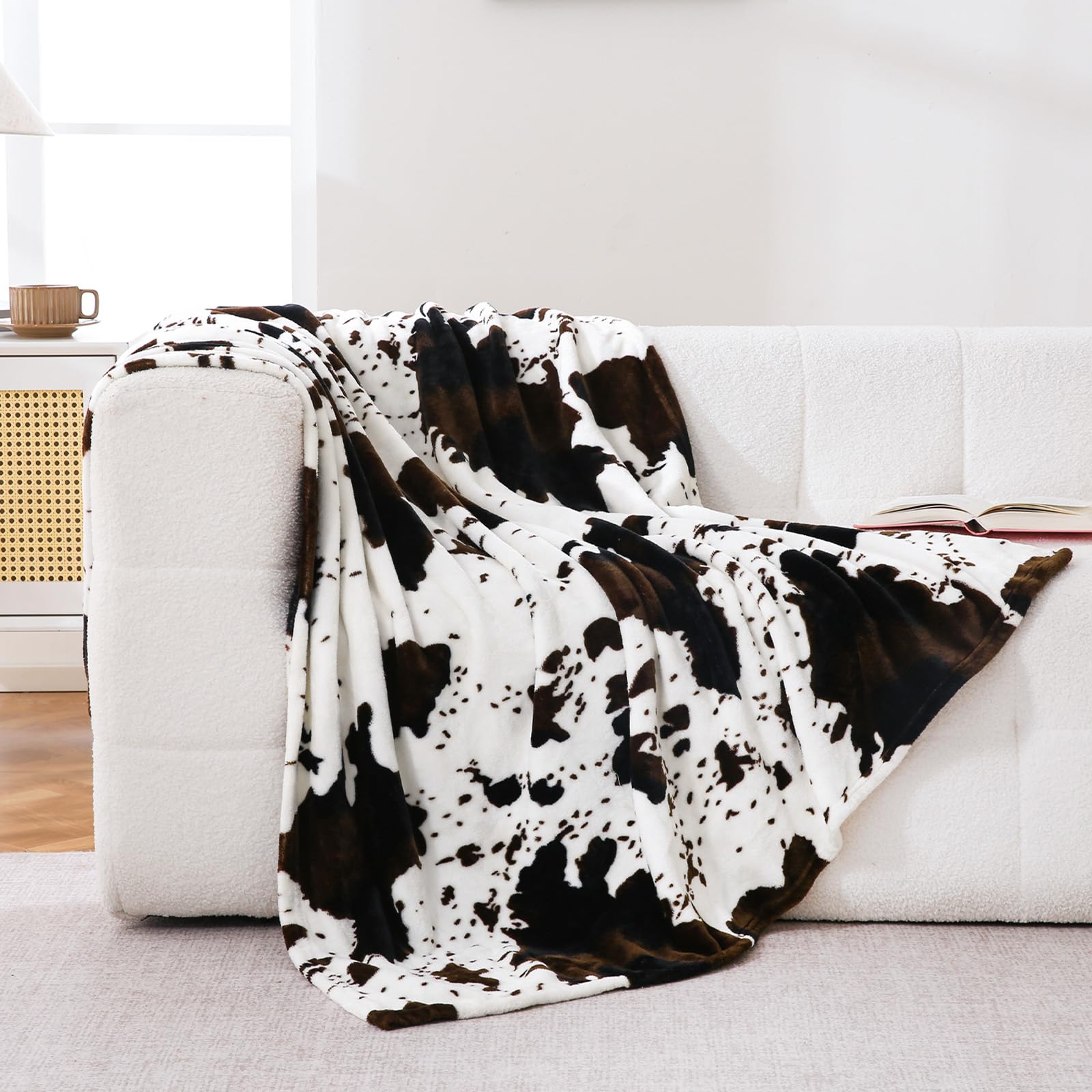 Bnuitland Fleece Cow Print Blanket, Super Soft 300 GSM Double Sided Lightweight Cow Throw for Bed Sofa Couch Travel, Fluffy Fuzzy Animal Blanket for Adults/Baby/Pets, 50×40 inch
