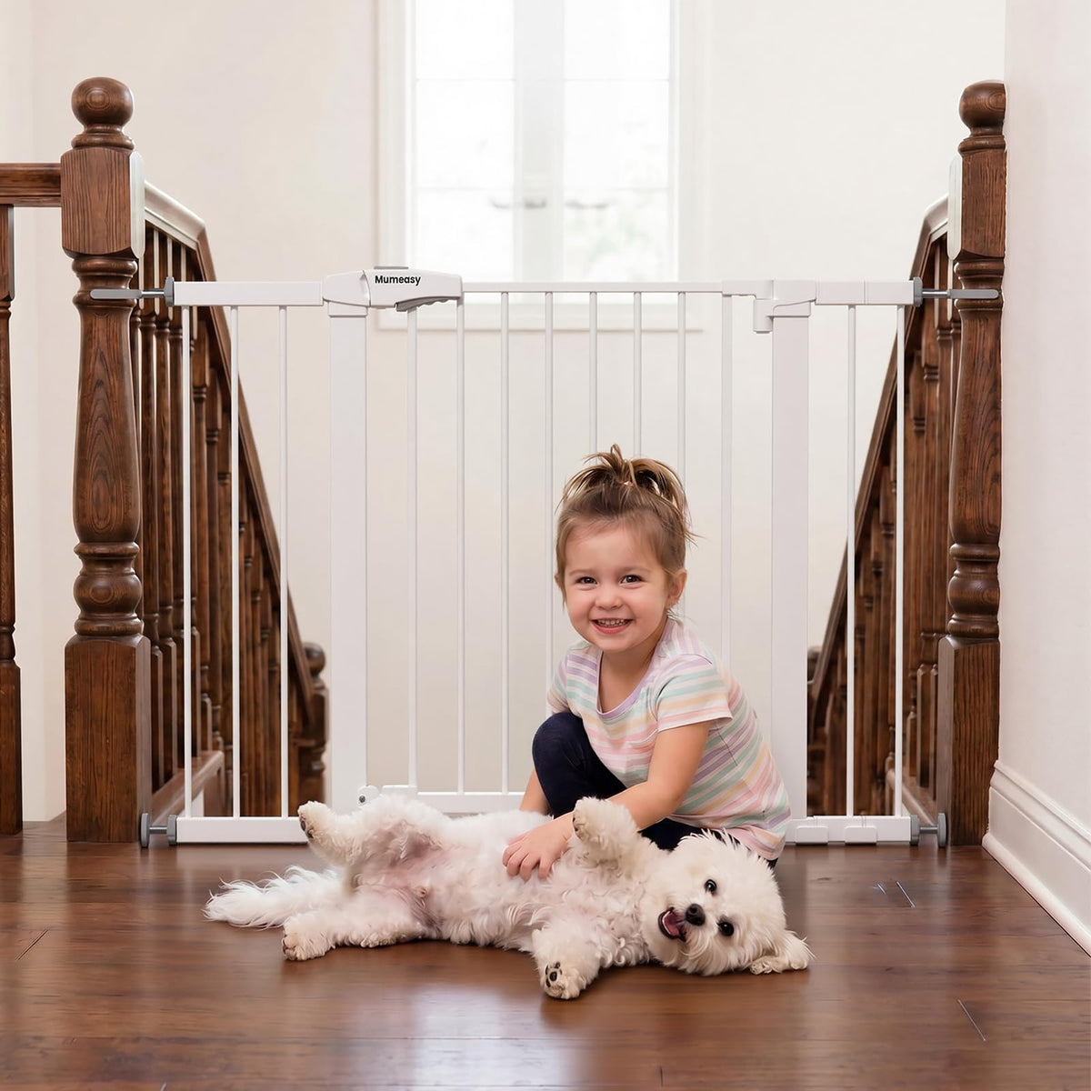 Mumeasy Baby Gate for Stairs, 29.7-46" Walk Through Dog Gate Indoor