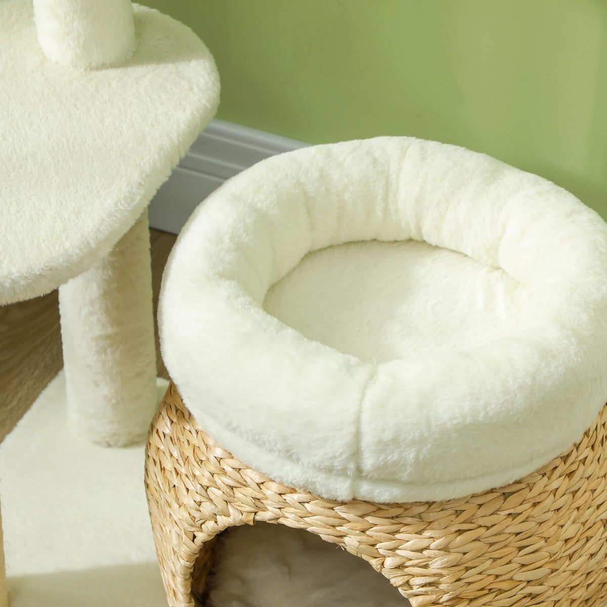 PawHut 31" Cat Tree for Indoor Cats w/Sisal Scratching Posts Cream White