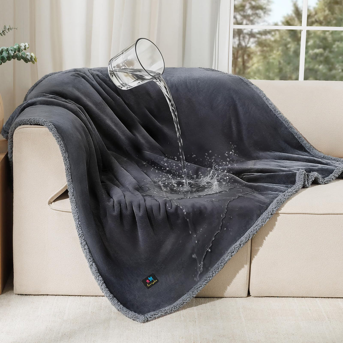 Luciphia Waterproof Blanket for Large Dog, Reversible Sherpa Couch Cover