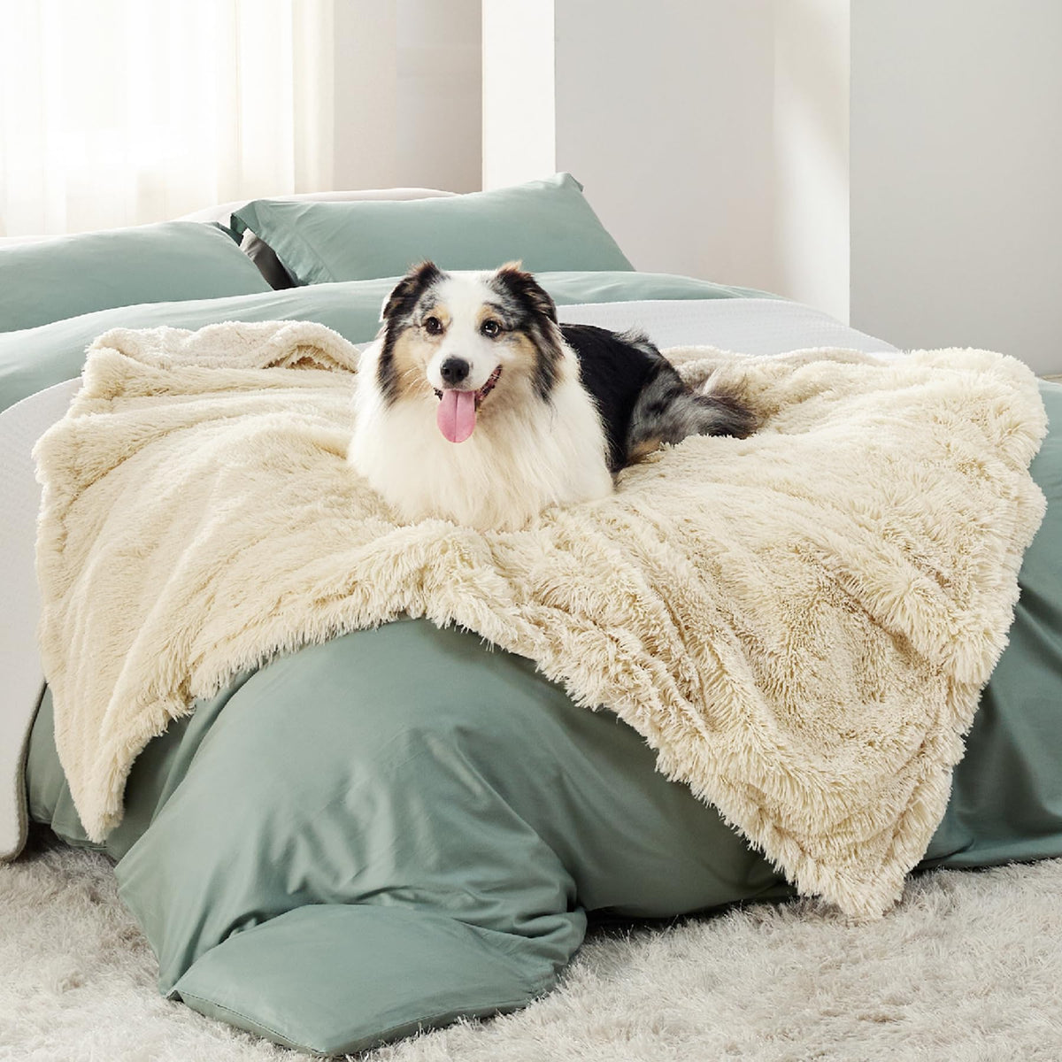 Bedsure Waterproof Dog Blankets for Large Dogs, Fluffy Faux Fur, 60×80"