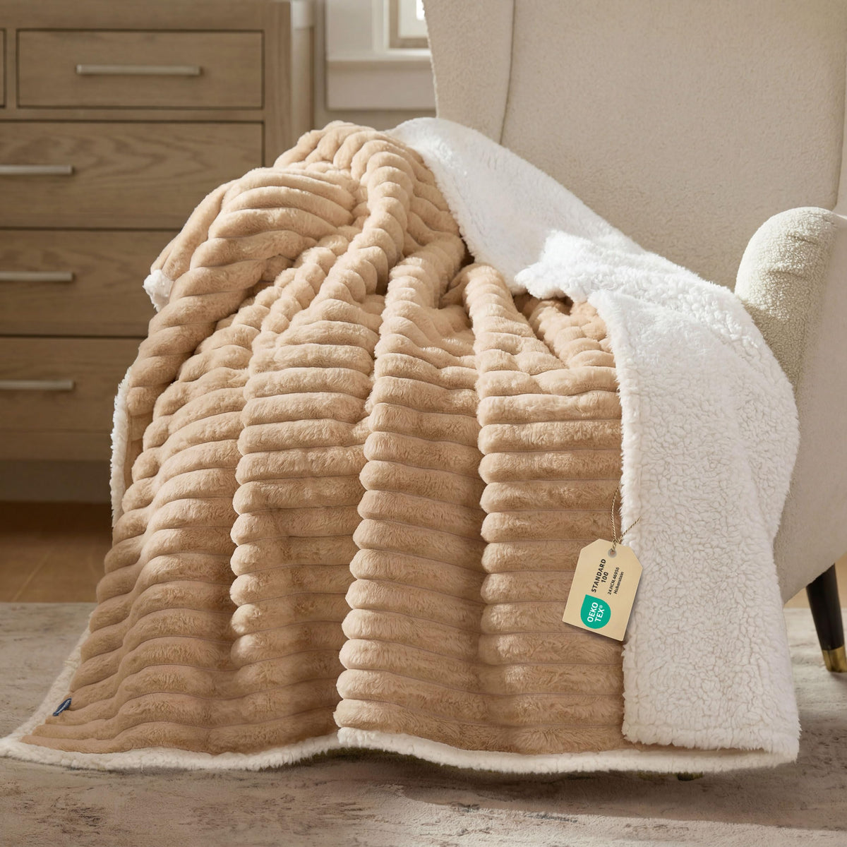 Bedsure ComfyFleece® Waterproof Dog Blankets for Large Dogs,50x60
