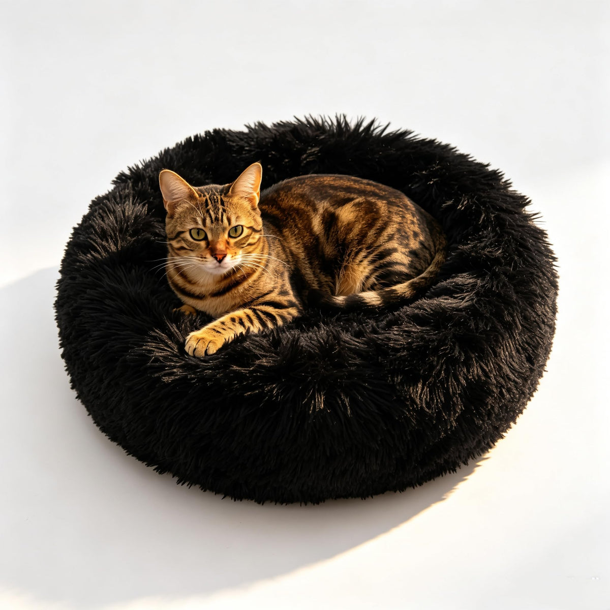 Purrfect Cat Beds - Washable 20 inches, Anti-Anxiety Round Plush Faux Fur, Thick Bottom (Purple, Medium) - Suitable for Indoor Cats & Small/Medium Dogs