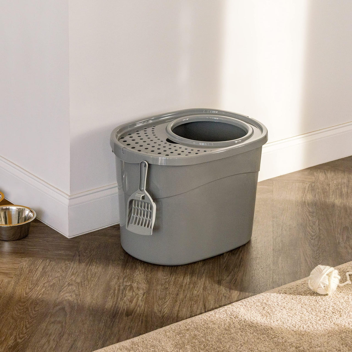 Amazon Basics Large Cat Litter Box with High Sides, Top Entry, Odor Control, Includes Scoop, 20.5 x 14.75 x 14.38 inches, Grey