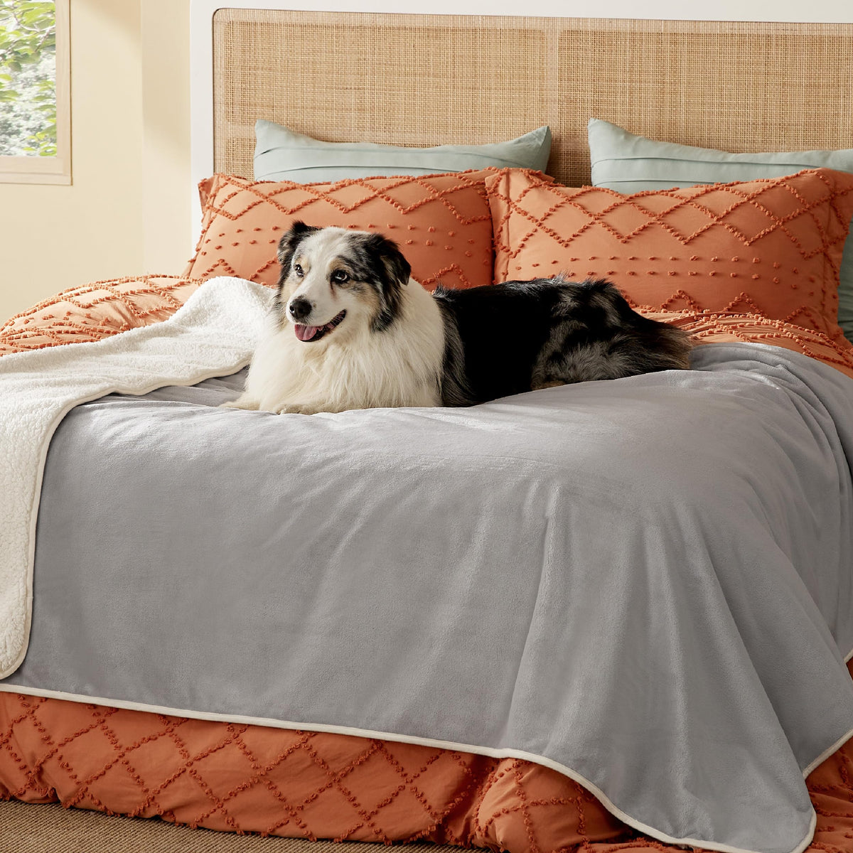 Bedsure Waterproof Blanket for Bed Soft Sherpa Fleece Throw,King 108"x86"