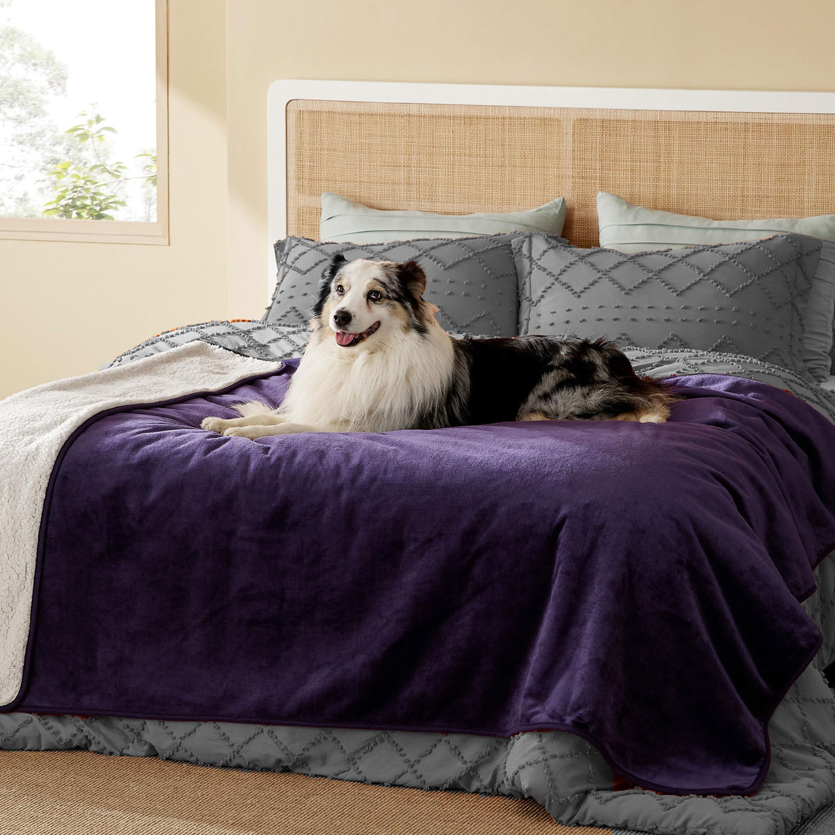 Bedsure Waterproof Blanket for Bed Soft Sherpa Fleece Throw,King 108"x86"