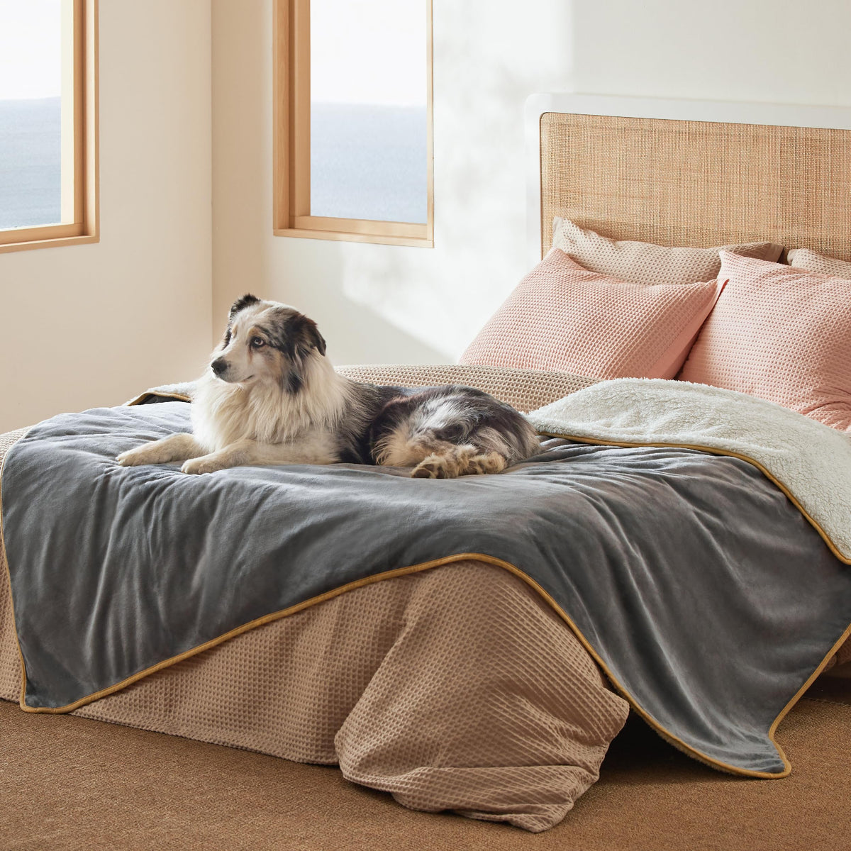 Bedsure Waterproof Blanket for Bed Soft Sherpa Fleece Throw,King 108"x86"
