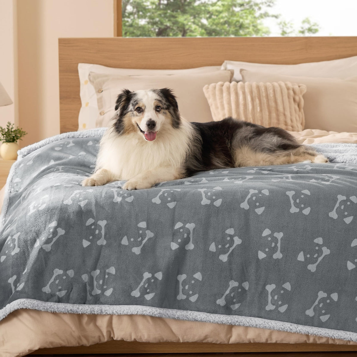 Bedsure Waterproof Blanket for Bed Soft Sherpa Fleece Throw,King 108"x86"