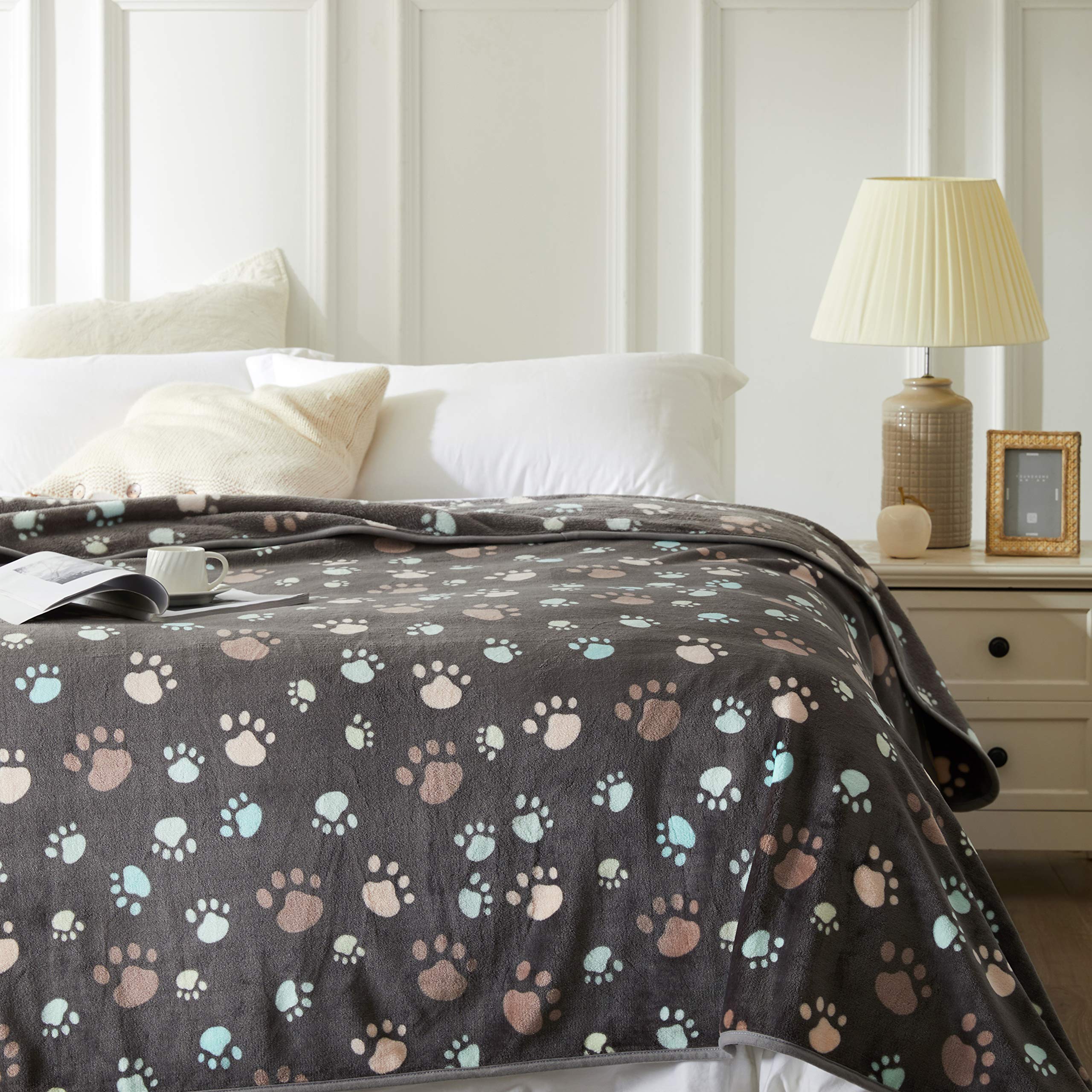 Allisandro 350 GSM Super Soft and Premium Fuzzy Flannel Fleece Pet Dog Blanket, The Cute Print Design Washable Fluffy Blanket for Puppy Cat Kitten Indoor or Outdoor, Grey, 64 x 40 Inches