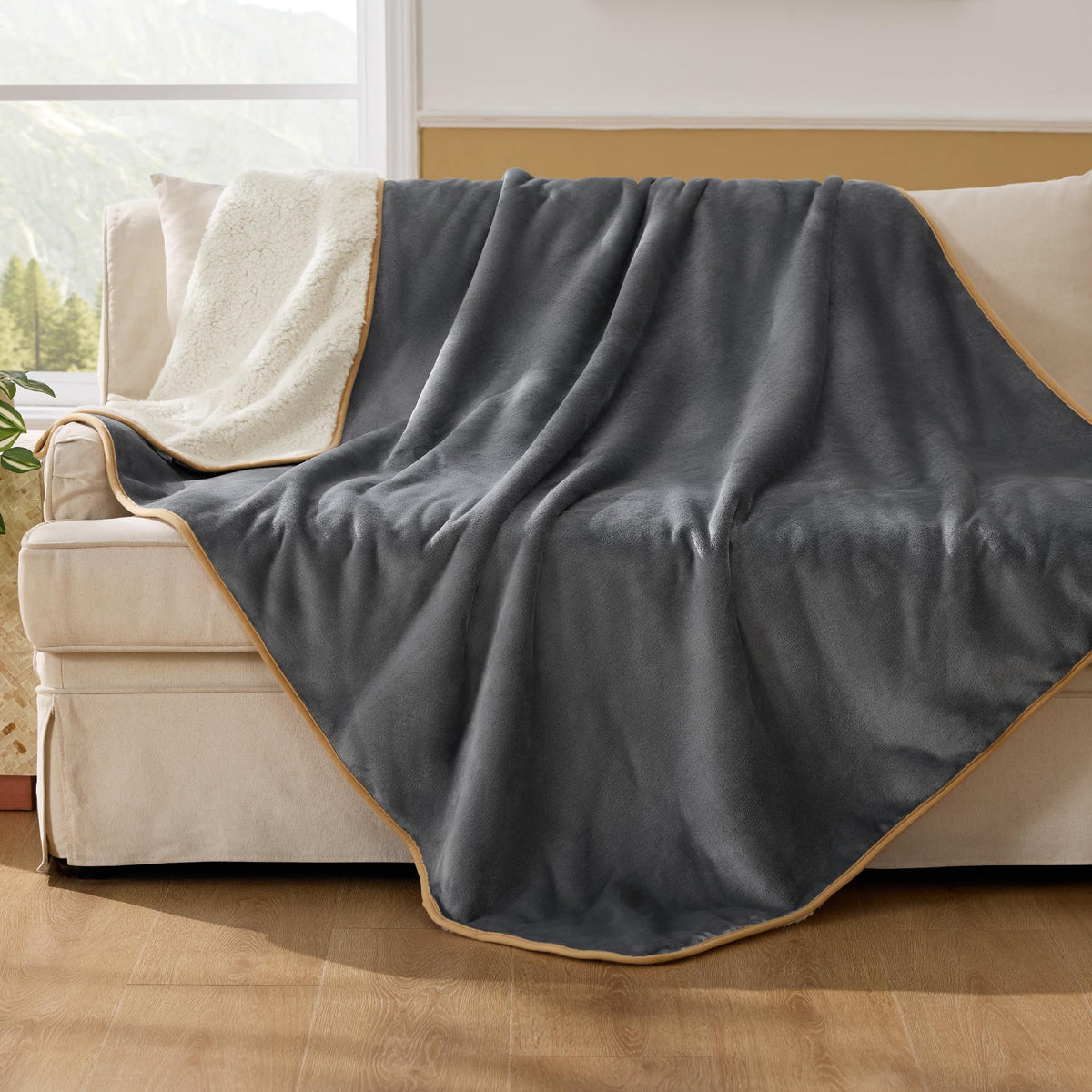 Bedsure Waterproof Blanket for Bed Soft Sherpa Fleece Throw,King 108"x86"