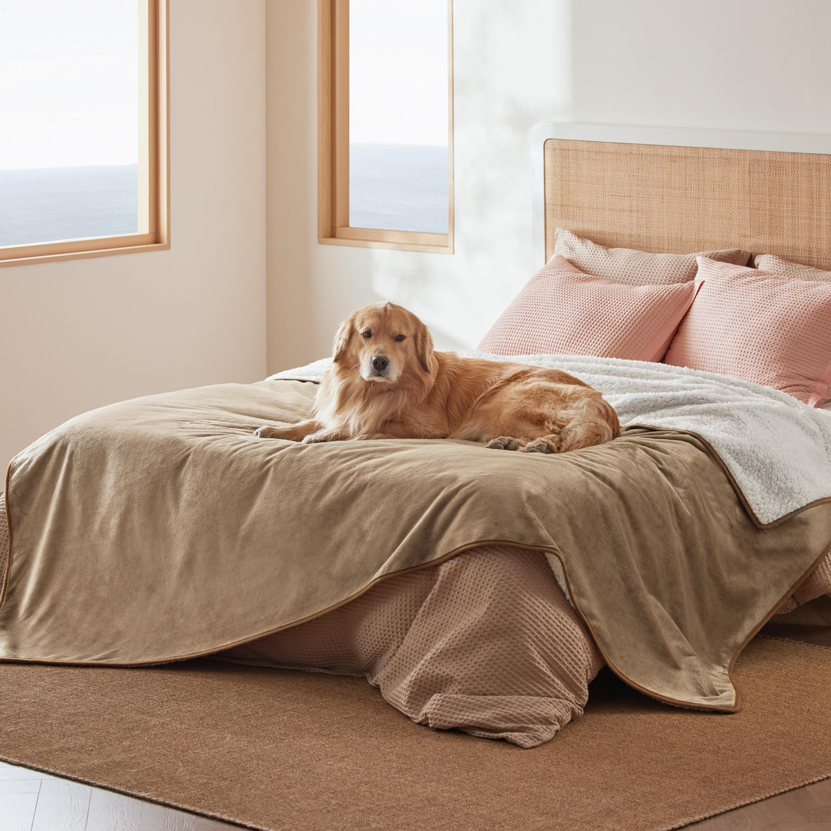 Bedsure Waterproof Blanket for Bed Soft Sherpa Fleece Throw,King 108"x86"