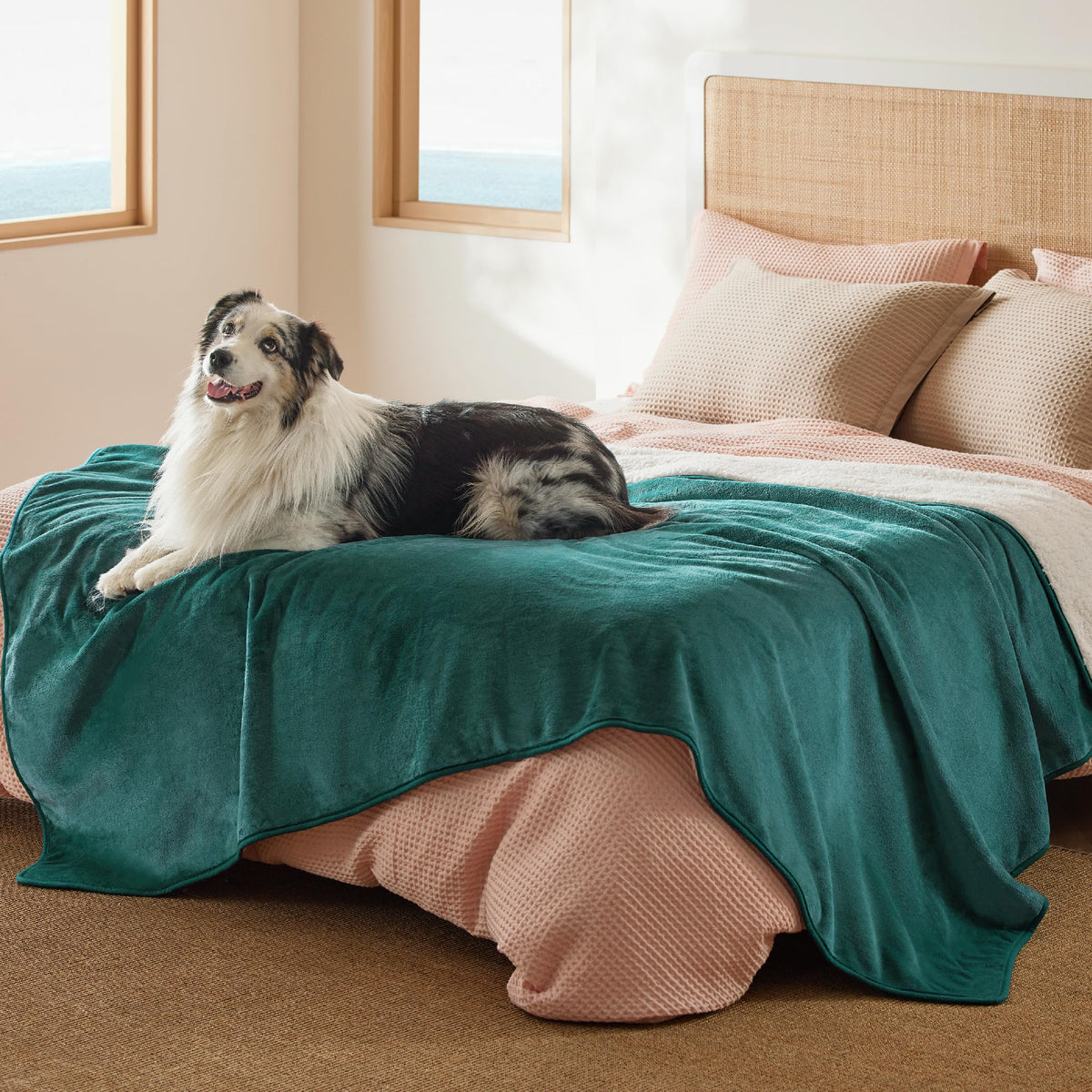 Bedsure Waterproof Blanket for Bed Soft Sherpa Fleece Throw,King 108"x86"